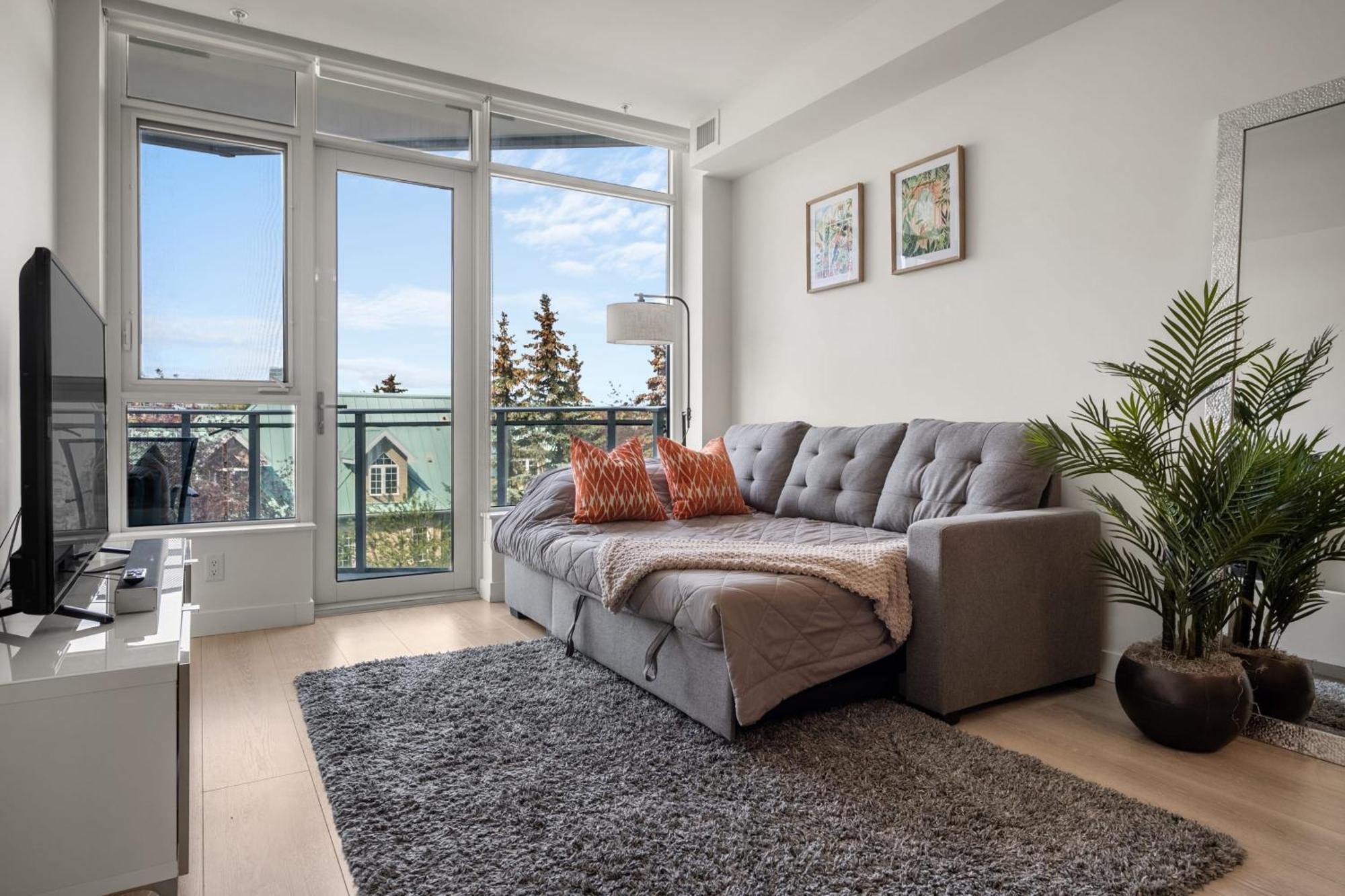 Guest Favorite Riverside Retreat- Walking Trails, Downtown Near Stampede! Free Banff Pass, Wine, Gym, Parking! Калгари Экстерьер фото
