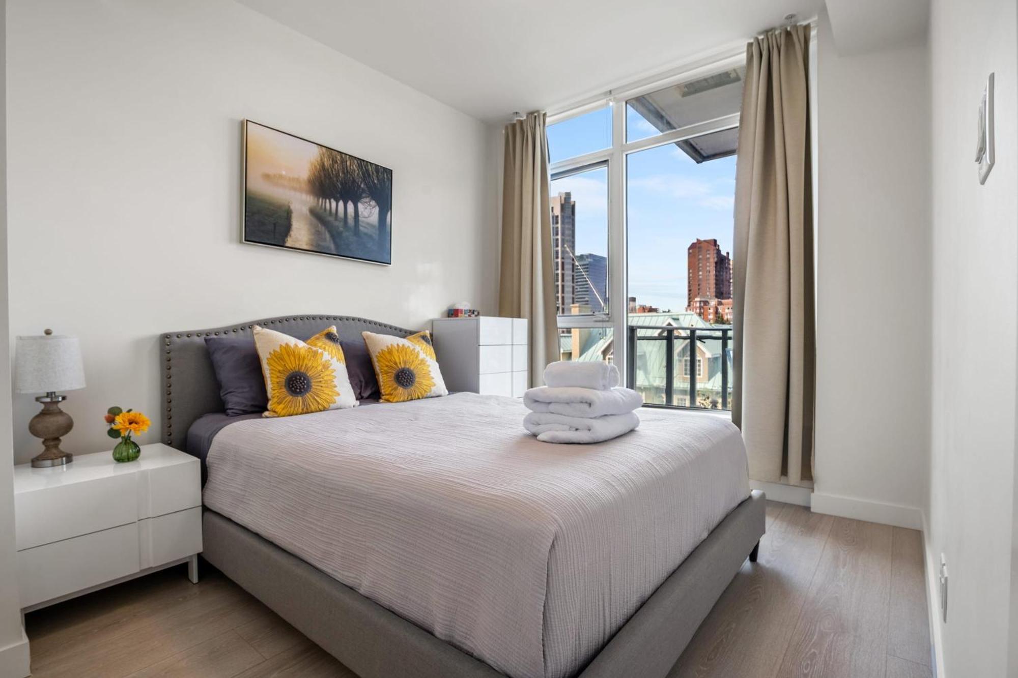 Guest Favorite Riverside Retreat- Walking Trails, Downtown Near Stampede! Free Banff Pass, Wine, Gym, Parking! Калгари Экстерьер фото